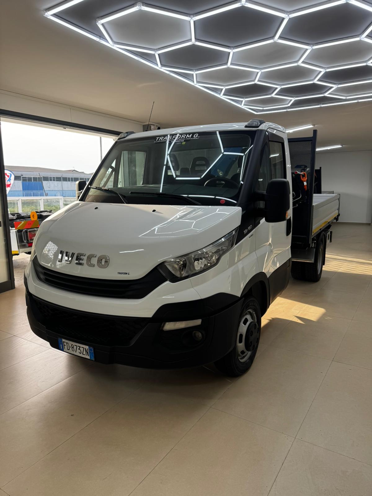 Iveco Daily 35-150 gru e ribaltabile