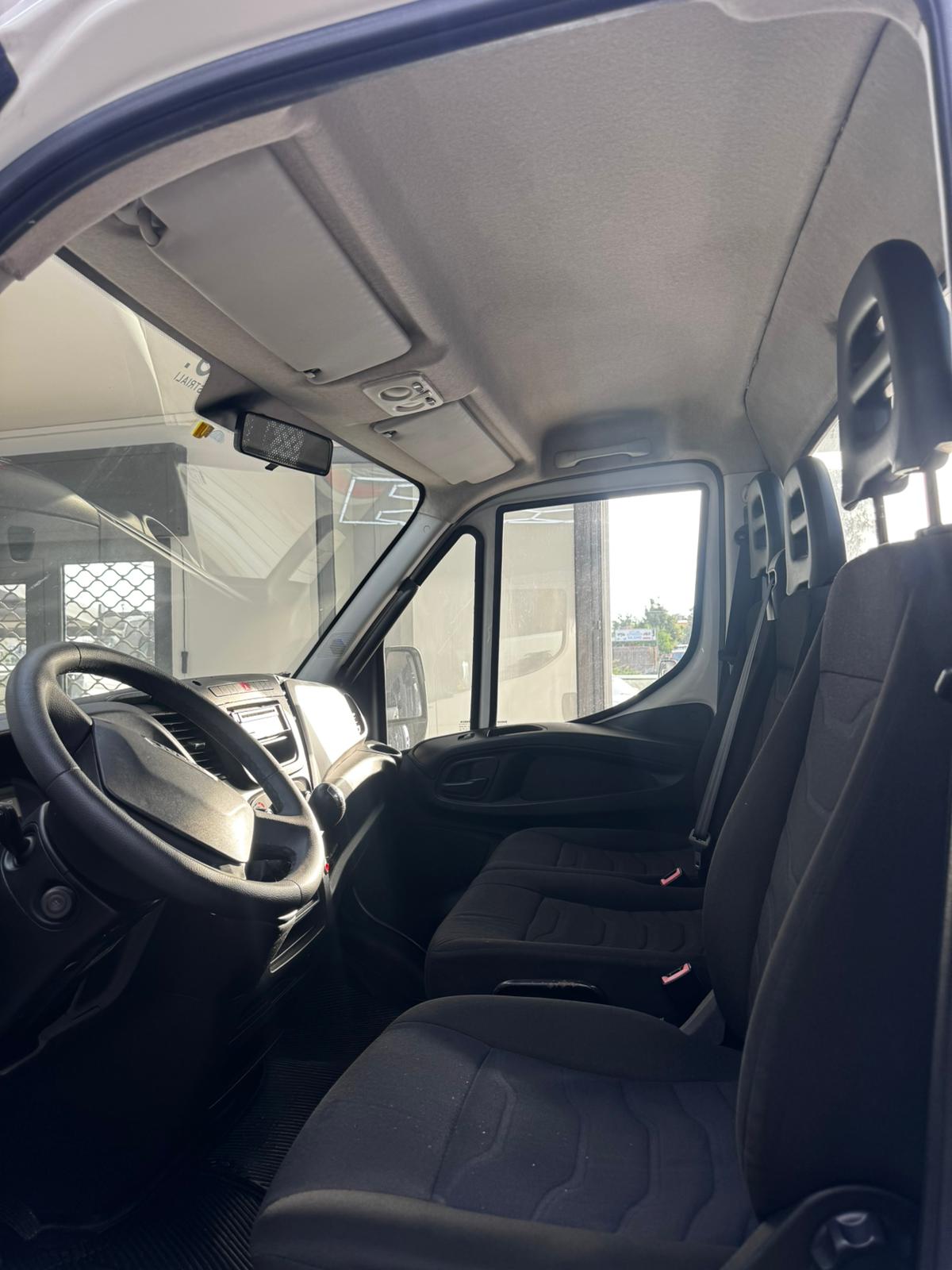 Iveco Daily 35-150 gru e ribaltabile