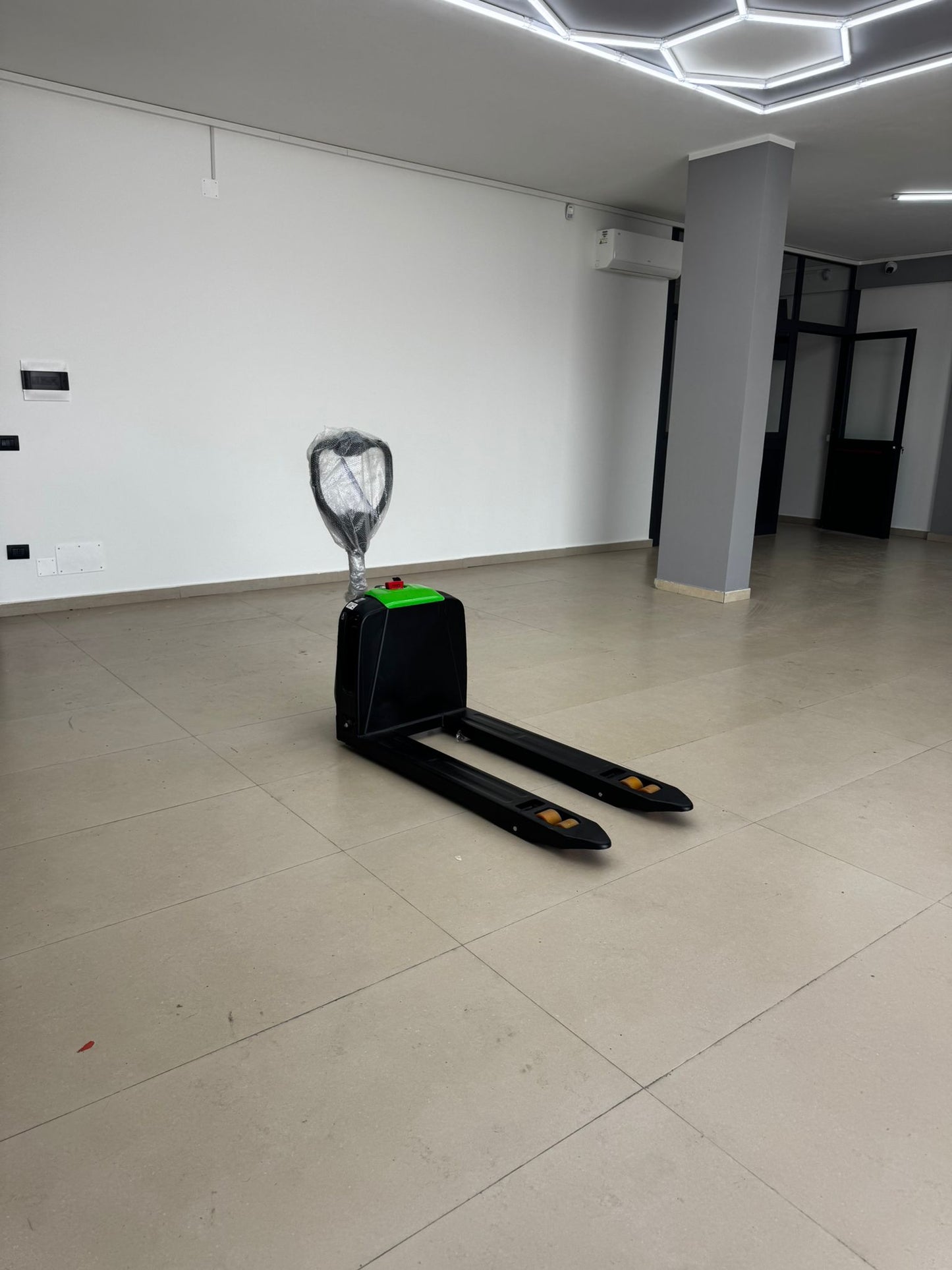 Carrello elevatore elettrico JBM 15Q